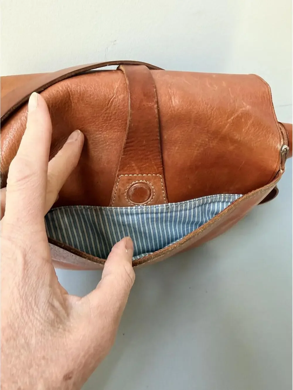 Madewell Cognac Leather Saddle Crossbody Bag - Picture 9 of 9